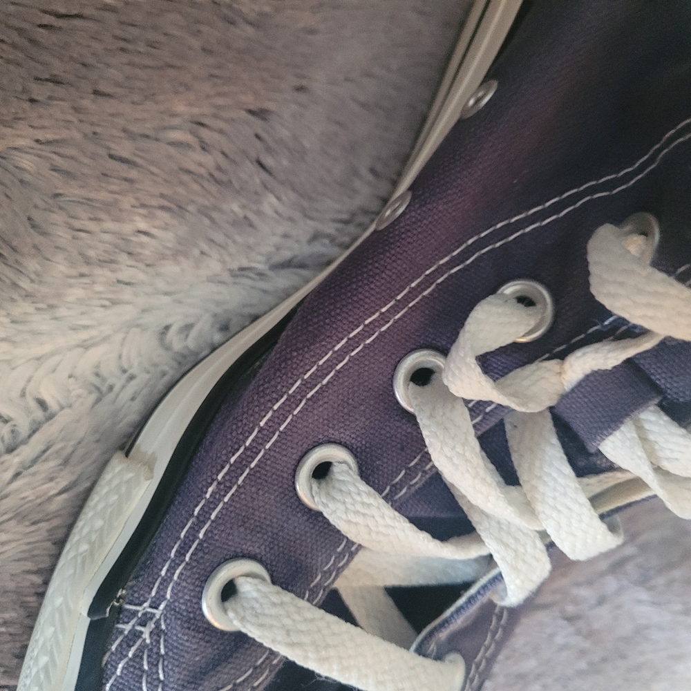 Converse High-Top Sneakers Size 8 - Picture 8 of 11
